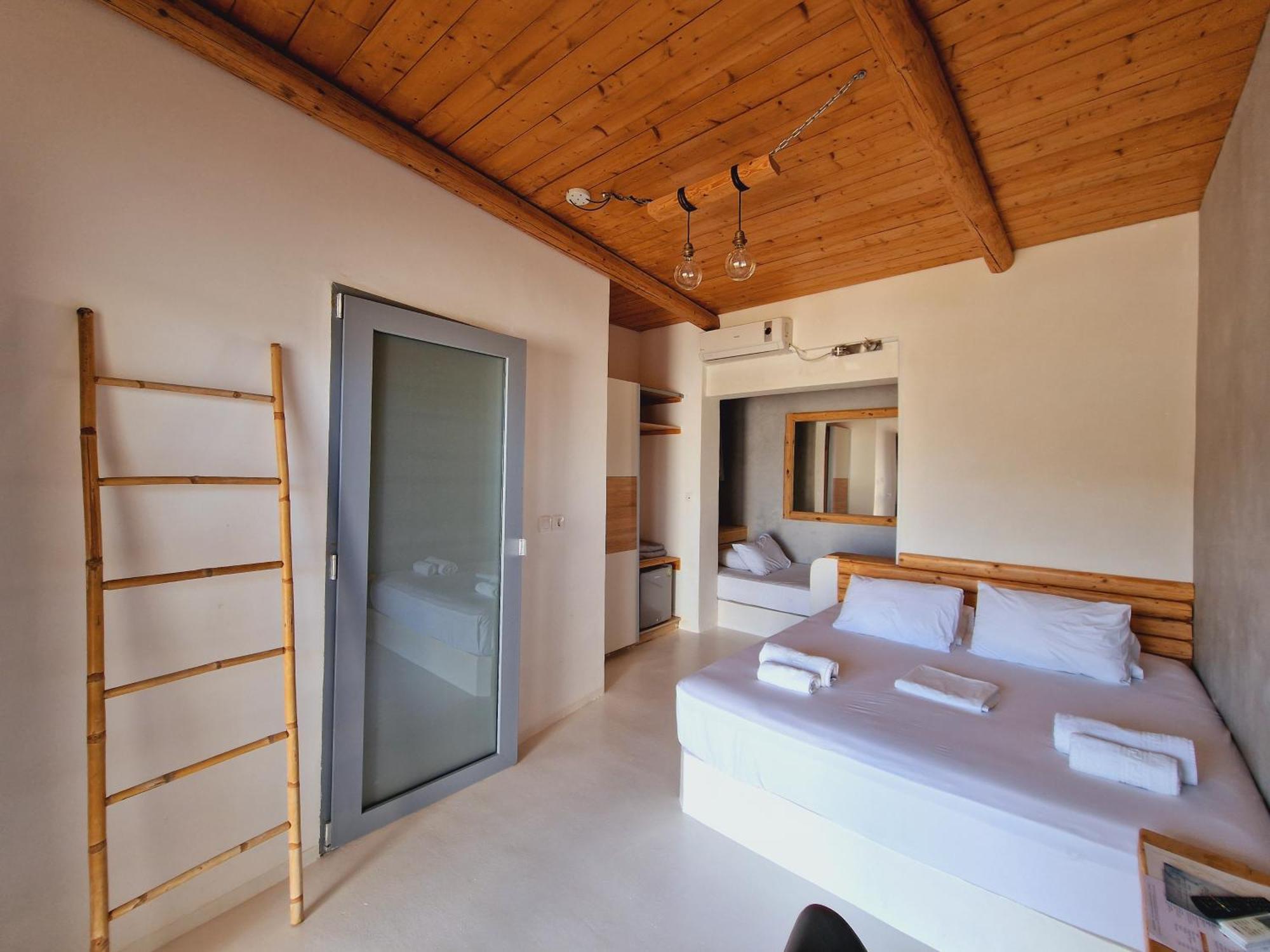 Spathi Beach Suites Kea Szoba fotó